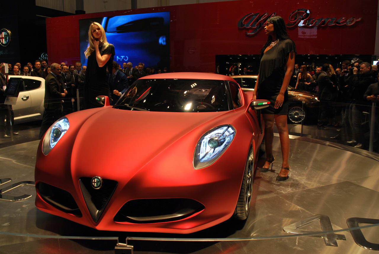 Geneva 2011: Alfa Romeo 4C Concept shows us what matte(rs)
